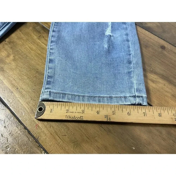 Judy Blue Boyfriend Fit Distressed Light Wash Jeans Size 16W JB82281 JS MD - Picture 11 of 12